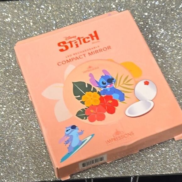 Impressions X Disney Stitch LED Rechargeable Compact Mirror- Coral - Picture 7 of 8
